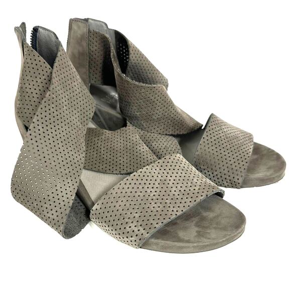 Eileen Fisher NWOB Size 7.5 Sport Sandal Perforated Nubuck Taupe Platform Heel - Picture 2 of 9